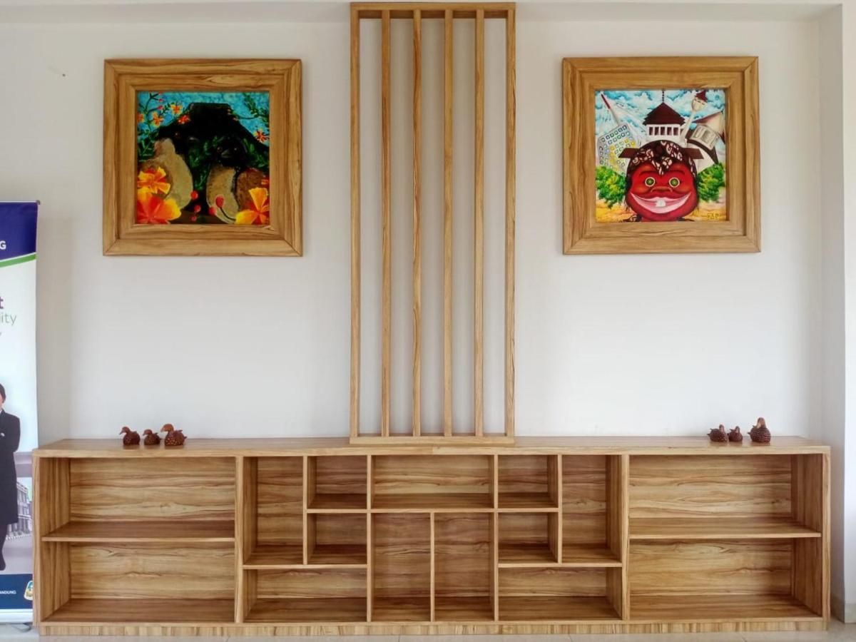 Oyo 90102 Edotel Hotel By Dbest Hospitality Μπαντούνγκ Εξωτερικό φωτογραφία