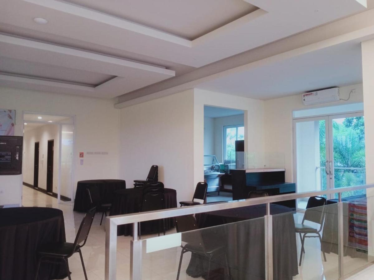 Oyo 90102 Edotel Hotel By Dbest Hospitality Μπαντούνγκ Εξωτερικό φωτογραφία
