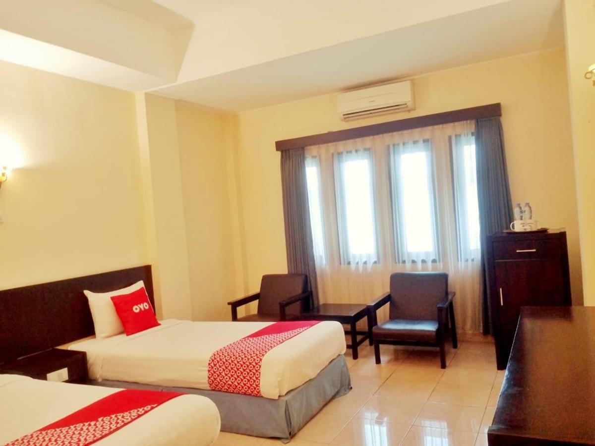 Oyo 90102 Edotel Hotel By Dbest Hospitality Μπαντούνγκ Εξωτερικό φωτογραφία