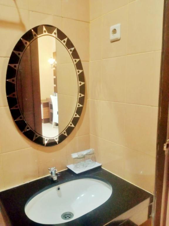 Oyo 90102 Edotel Hotel By Dbest Hospitality Μπαντούνγκ Εξωτερικό φωτογραφία